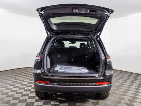 New 2025 Jeep Grand Cherokee Altitude image 35