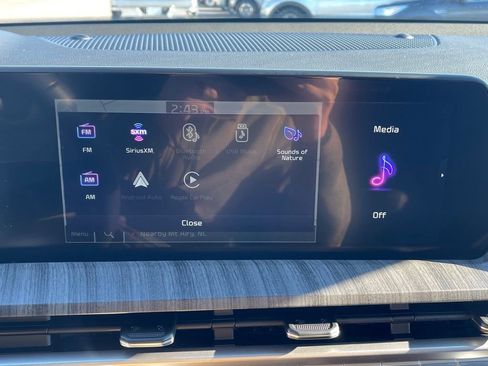 Used 2025 Kia Telluride EX image 12