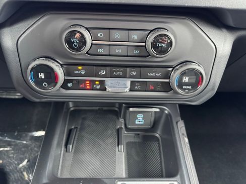 New 2025 Ford Bronco Outer Banks image 19