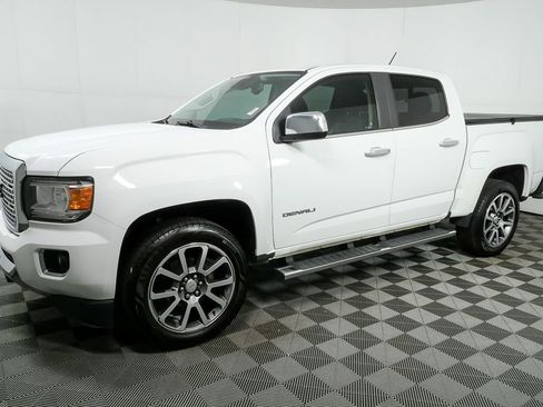 Used 2018 GMC Canyon Denali image 2