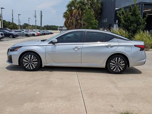 Used 2023 Nissan Altima 2.5 SV FWD image 9