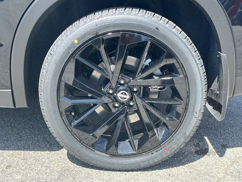 New 2026 Nissan Rogue SL AWD/4WD image 12