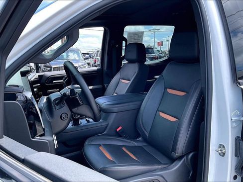 Used 2024 GMC Sierra 1500 AT4 w/ Technology Package AWD/4WD image 36