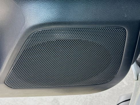 Used 2022 Toyota Tacoma TRD Off-Road w/ Technology Package image 21