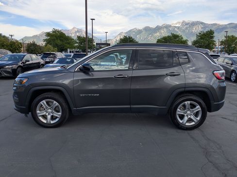 Used 2024 Jeep Compass Latitude AWD/4WD image 9