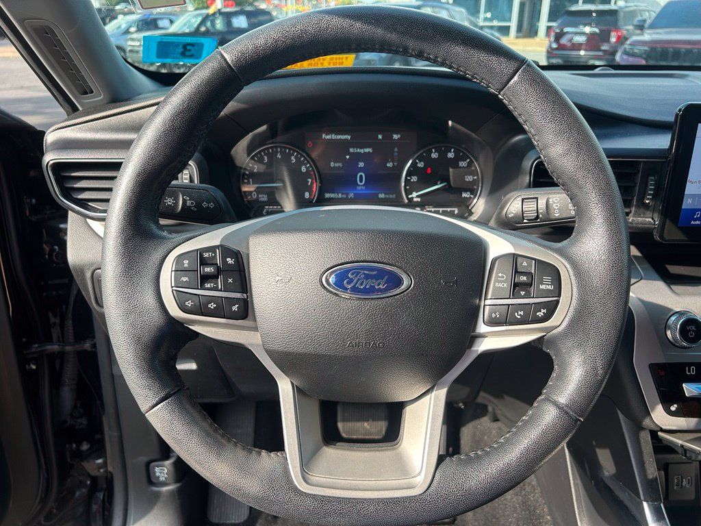 Used 2021 Ford Explorer XLT w/ Equipment Group 202A AWD/4WD image 17
