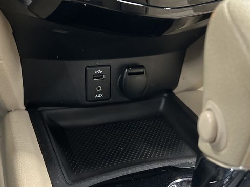 Used 2015 Nissan Rogue SV image 31