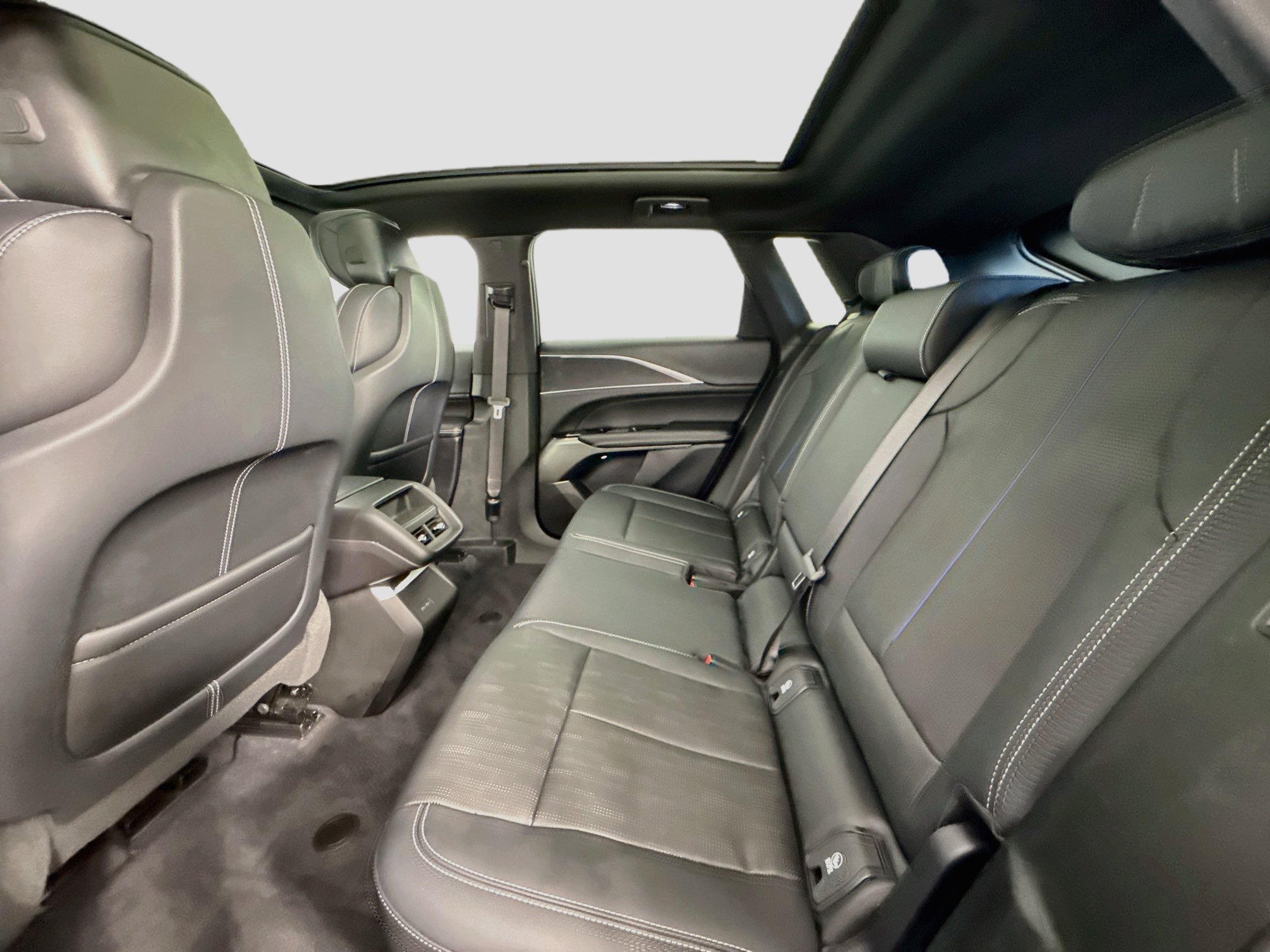 Used 2024 Cadillac Lyriq Sport w/ LPO, Floor Liner Package RWD image 27