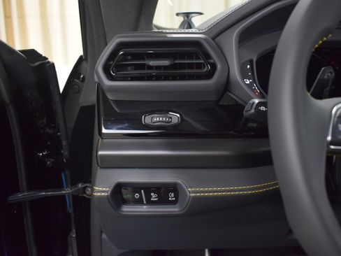 Used 2025 Lamborghini Urus SE image 29