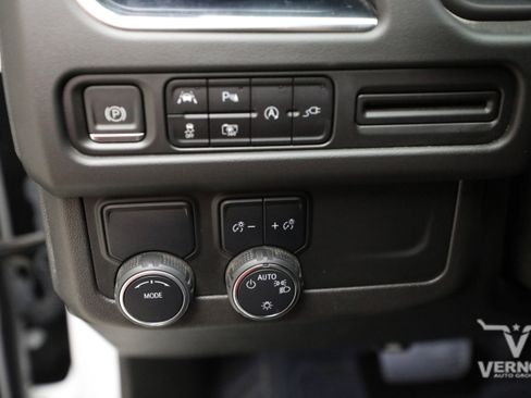 Used 2022 Chevrolet Tahoe RST w/ Luxury Package RWD image 16