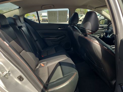 Used 2024 Nissan Altima 2.5 SR FWD image 28