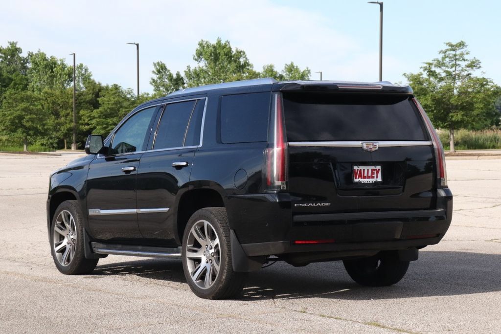 Used 2017 Cadillac Escalade Luxury AWD/4WD image 7