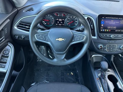 Used 2022 Chevrolet Malibu LT image 16