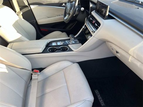 Used 2024 Genesis G70 2.5T image 21