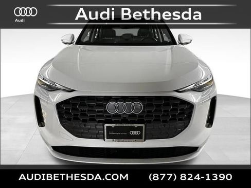 Certified 2025 Audi Q5 Premium w/ Convenience Package AWD/4WD image 2