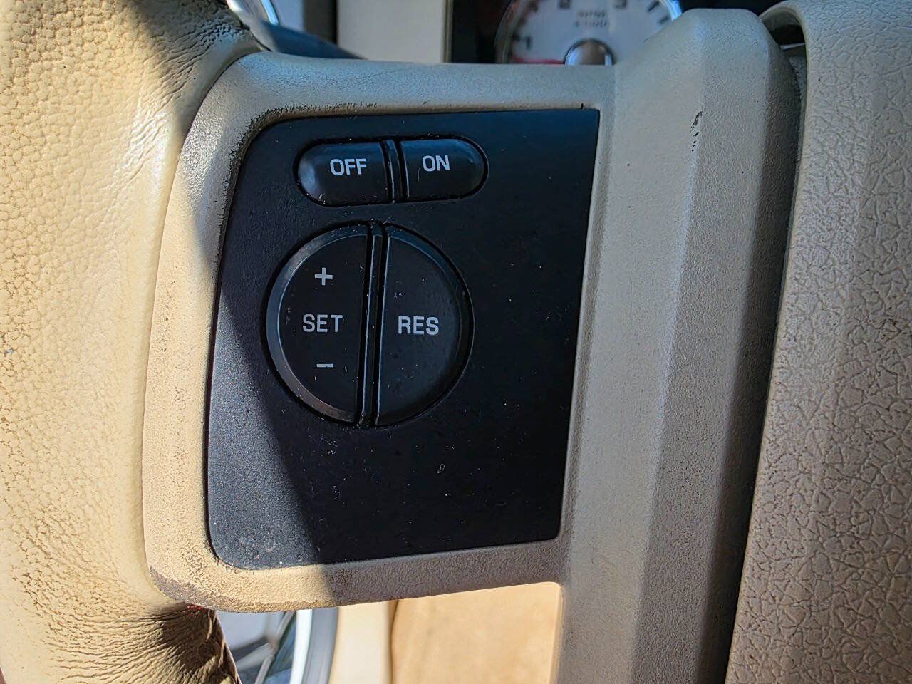 Used 2009 Ford F350 Lariat AWD/4WD image 21