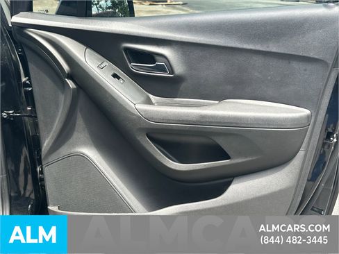 Used 2019 Chevrolet Trax LS FWD image 16