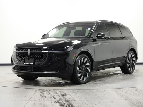 Used 2024 Lincoln Nautilus Reserve w/ Equipment Group 202A image 8