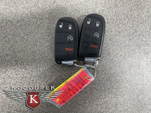 Used 2020 Jeep Compass Latitude AWD/4WD image 25