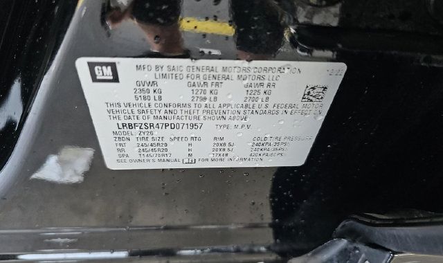 Used 2023 Buick Envision Avenir AWD/4WD image 21