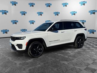 Certified 2023 Jeep Grand Cherokee Altitude video 2