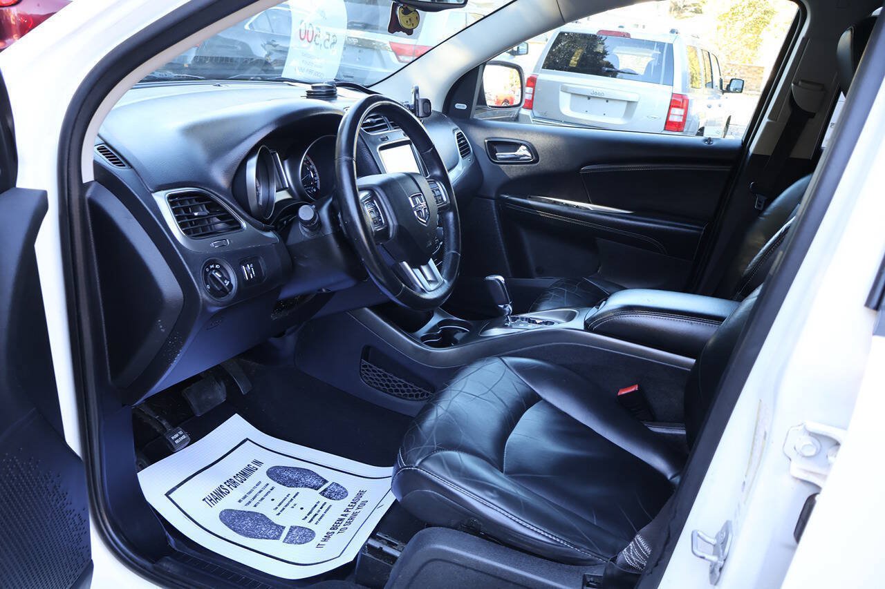 Used 2016 Dodge Journey Crossroad w/ Rear Seat Video Group I FWD image 12