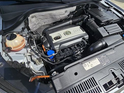 Used 2009 Volkswagen Tiguan SE image 10