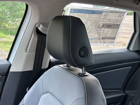 New 2026 Volkswagen Jetta SE image 11