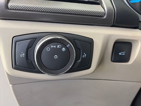 Used 2018 Ford Fusion SE image 24