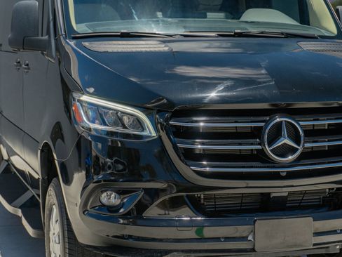 Used 2022 Mercedes-Benz Sprinter 2500 image 22