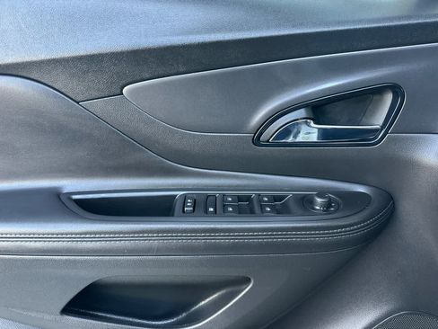 Used 2021 Buick Encore Preferred w/ Safety Package image 12