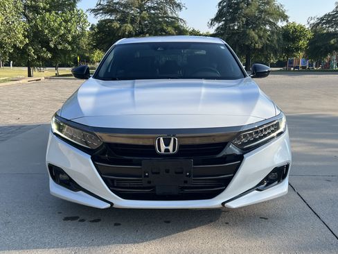 Used 2021 Honda Accord Sport image 3