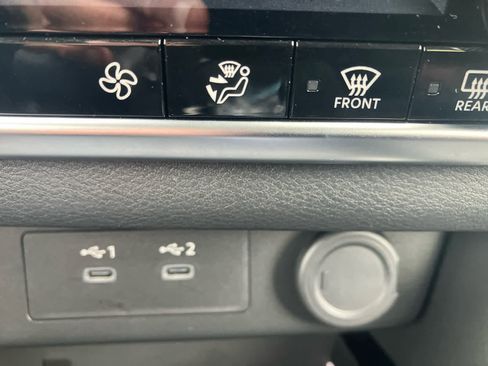 Used 2024 Nissan Rogue SL image 30