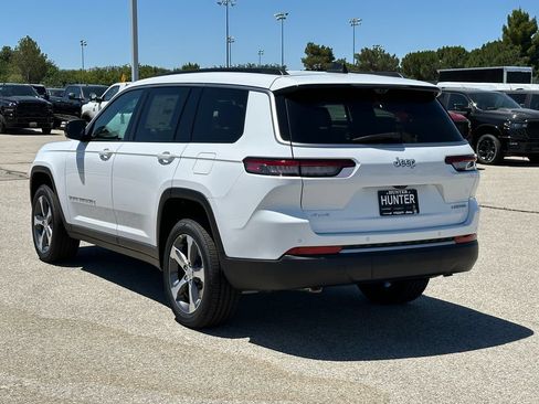 New 2026 Jeep Grand Cherokee L Limited w/ Luxury Tech Group II AWD/4WD image 4