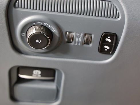 Used 2022 Jeep Grand Wagoneer Series III image 28