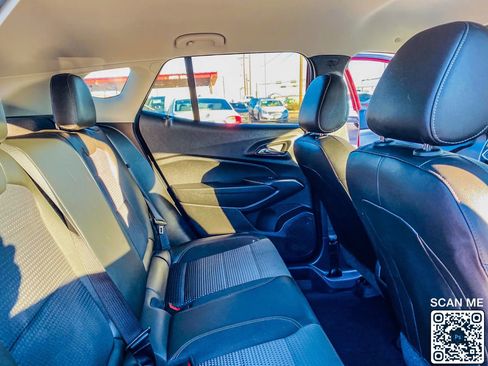 Used 2025 Chevrolet Trax LT w/ Driver Confidence Package image 28