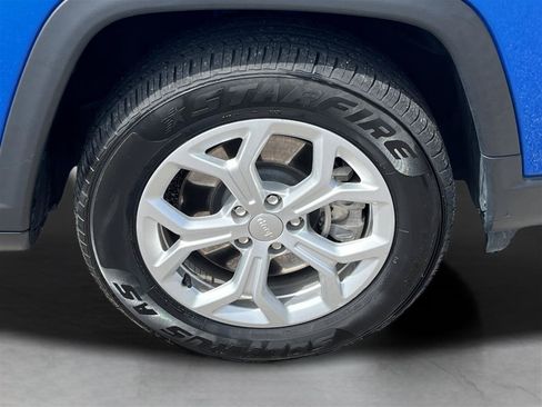 Used 2024 Jeep Compass Latitude AWD/4WD image 6