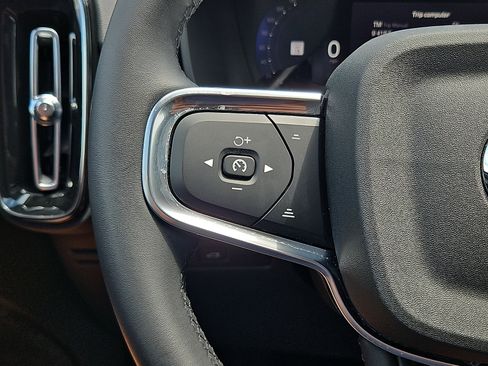 Used 2023 Volvo XC40 B5 Plus w/ Protection Package Premier AWD/4WD image 22