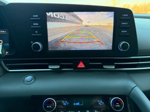 Used 2023 Hyundai Elantra SEL w/ Cargo Package image 15