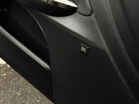 Used 2016 Toyota Avalon Limited w/ Toyota Safety Sense Package image 29