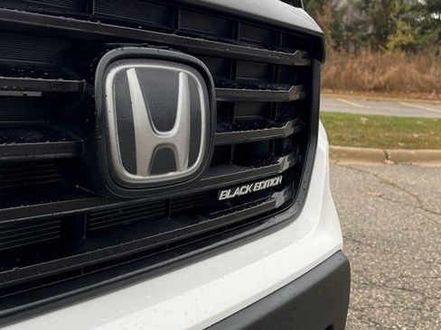 Certified 2024 Honda Passport Black Edition image 12