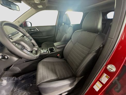 Used 2024 Mitsubishi Outlander SE image 22