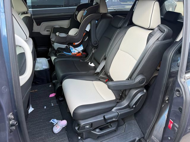 Used 2025 Honda Odyssey Elite image 6