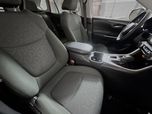 Used 2024 Toyota RAV4 XLE image 31