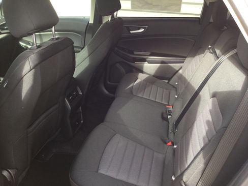 New 2024 Ford Edge SE w/ Black Appearance Package image 6