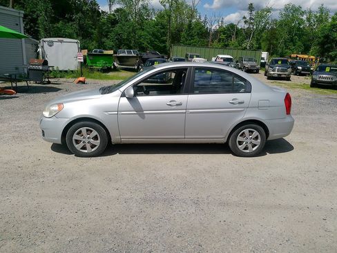 Used 2009 Hyundai Accent GLS w/ Popular Equipment Pkg 5 FWD image 23