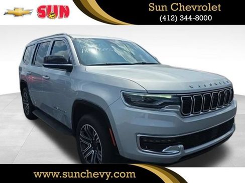Used 2024 Jeep Wagoneer 4WD w/ Premium Group I image 1