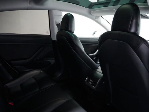 Used 2020 Tesla Model 3 Standard Range image 18