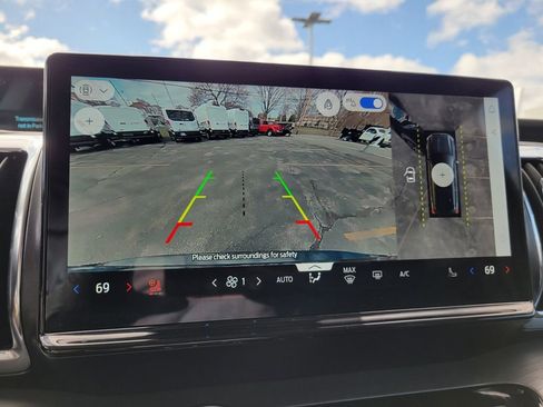 Used 2025 Ford Expedition Platinum image 20