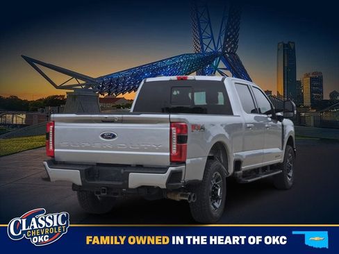 Used 2023 Ford F250 Lariat w/ Lariat Ultimate Package AWD/4WD image 7